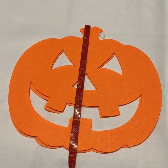 NWOTS TWO PUMPKINS - Picture 4 of 6